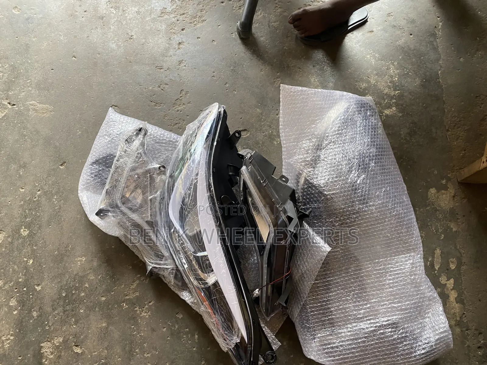 Hyundai Elantra 2014 Headlight Pair. ,