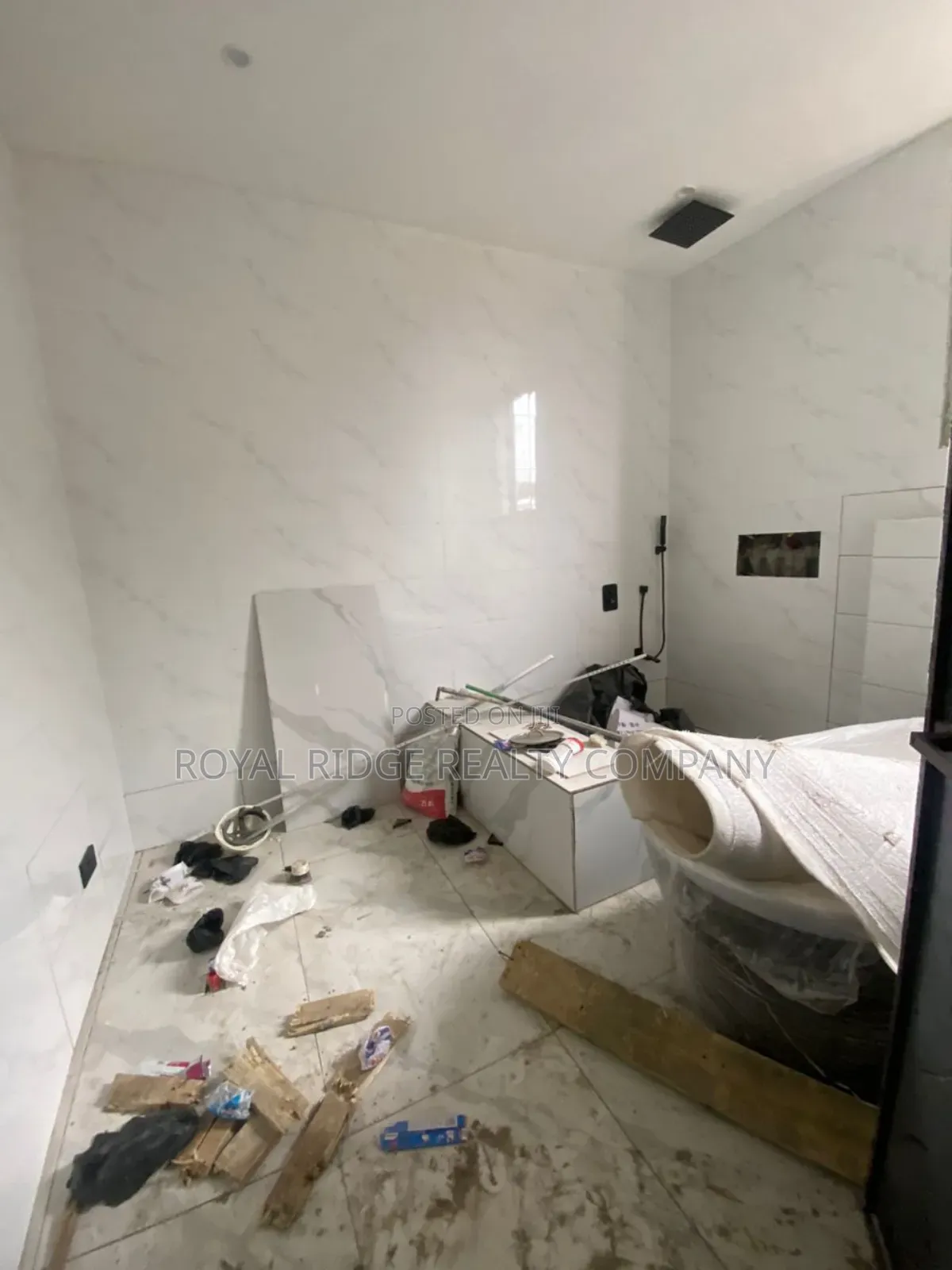 5bdrm House in East Legon Ogbojo, Accra Metropolitan for sale