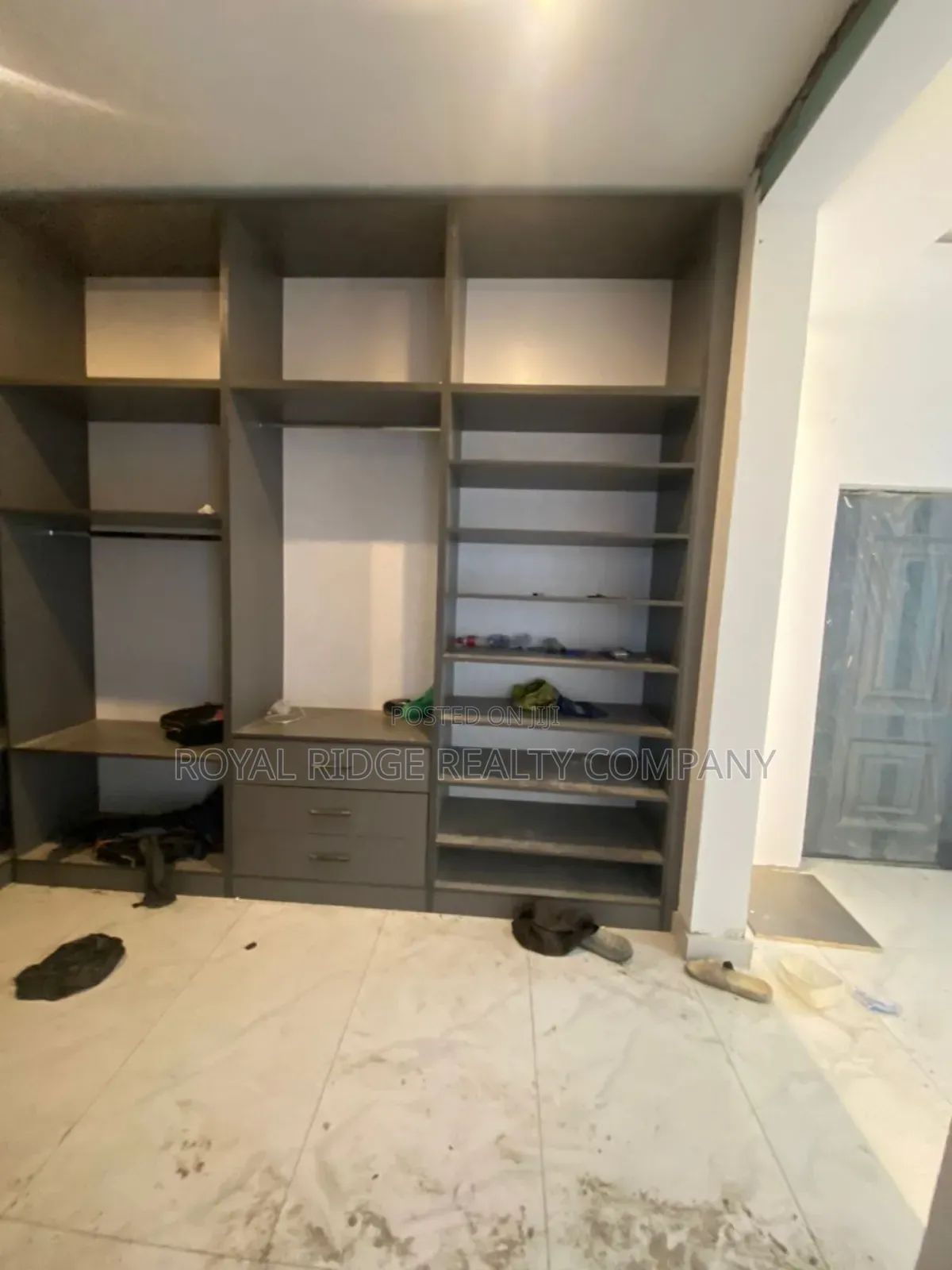 5bdrm House in East Legon Ogbojo, Accra Metropolitan for sale