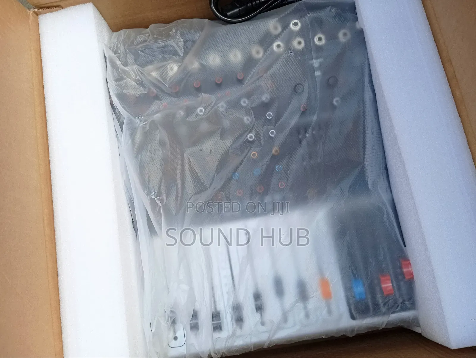 Soundcraft 8-Channel Mixer Amplifier