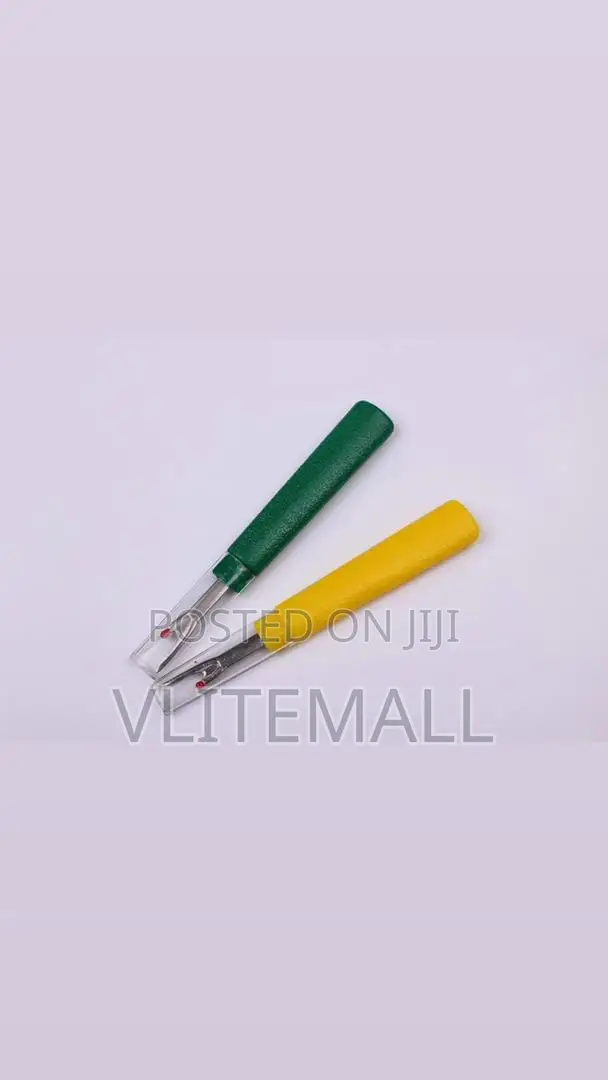 Plastic Handle Sewing Seam Ripper