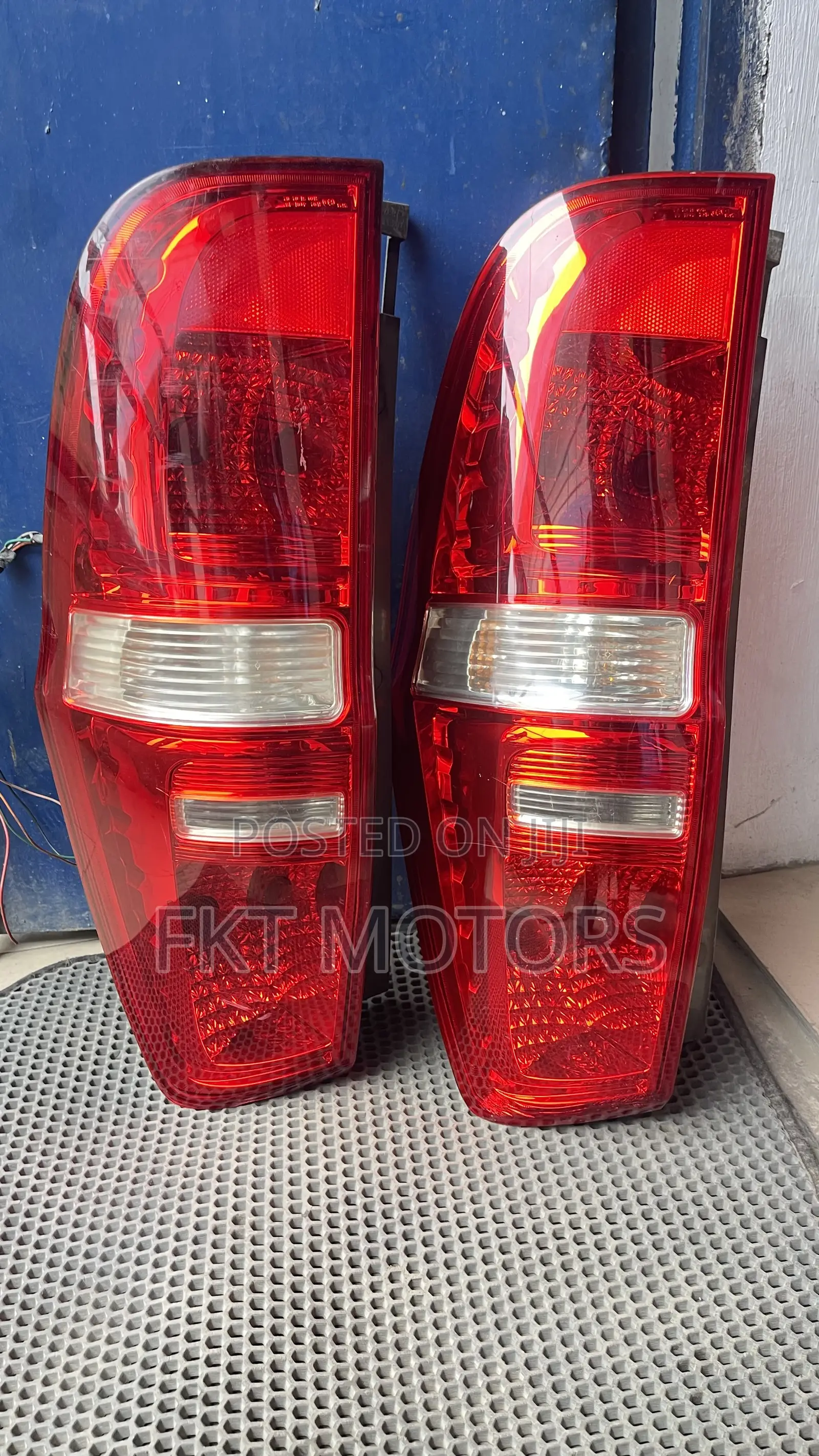 Hyundai H1/Starex Headlight and Taillight