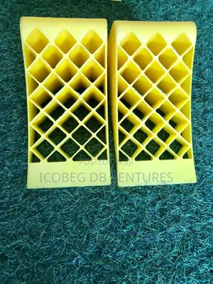 Pack Of 2pcs Light Duty Car Chocks / Wheel Chocks