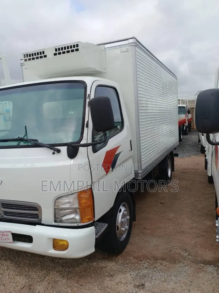 2004 Hyundai Freezer Truck. Heavy Duty Truck. New Arrivals