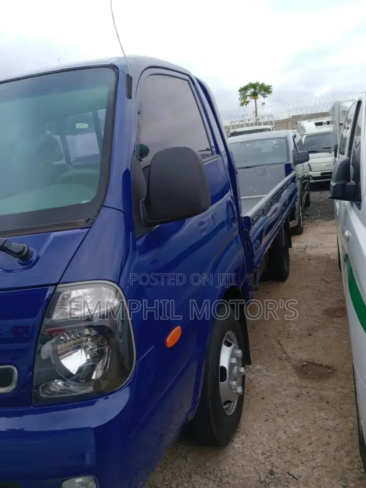 2015 Kia Bongo3 With Lift Gate. New Arrivals.