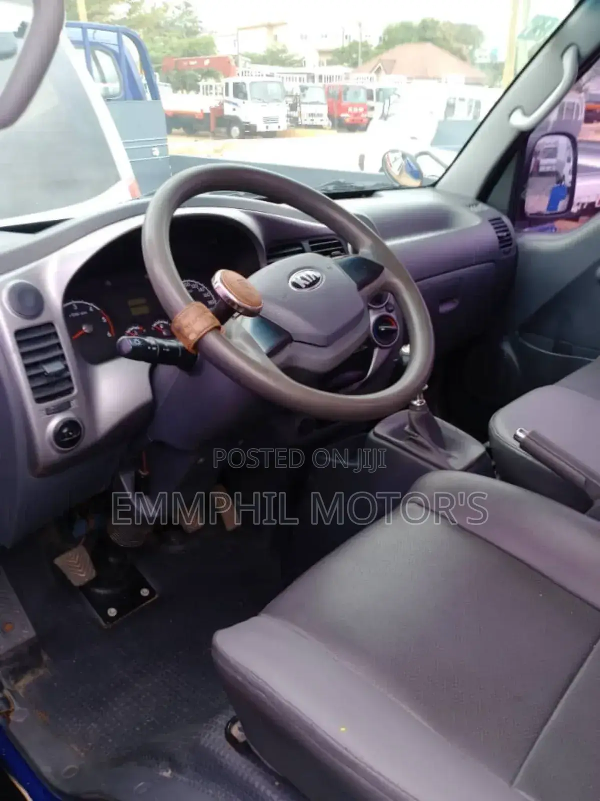 2015 Kia Bongo3 With Lift Gate. New Arrivals.