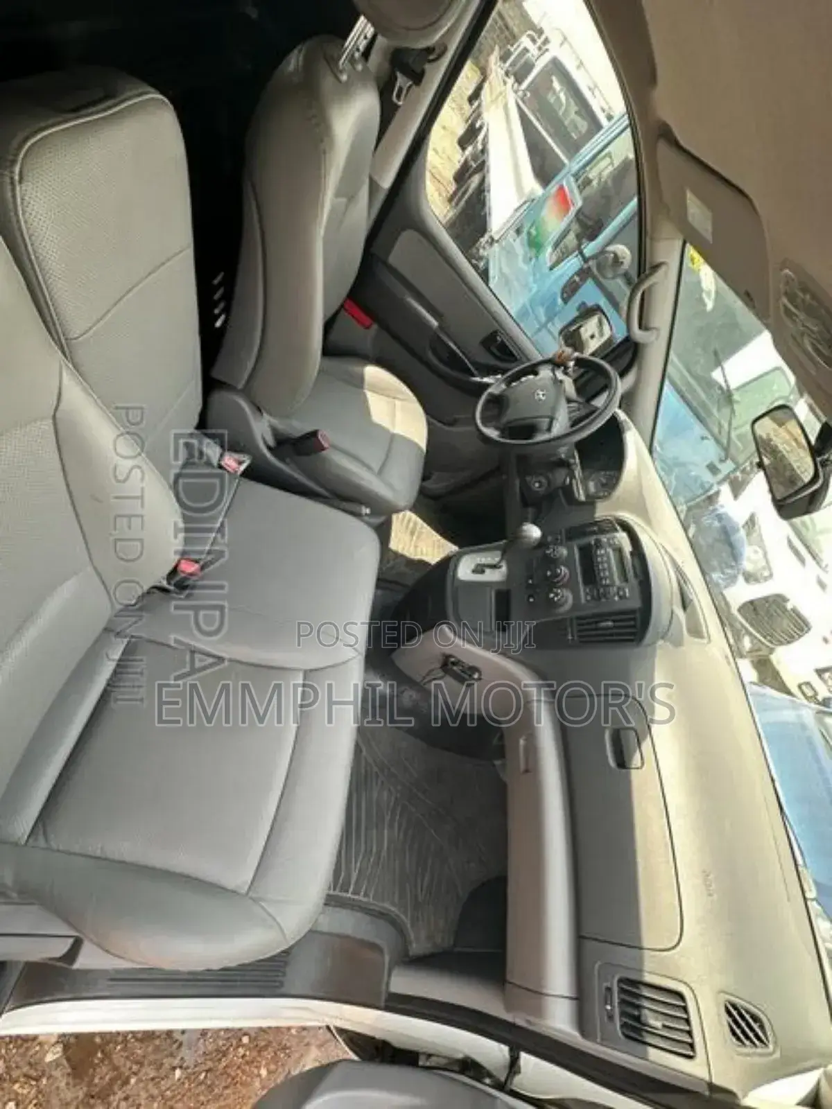 Hyundai Starex 2014 White