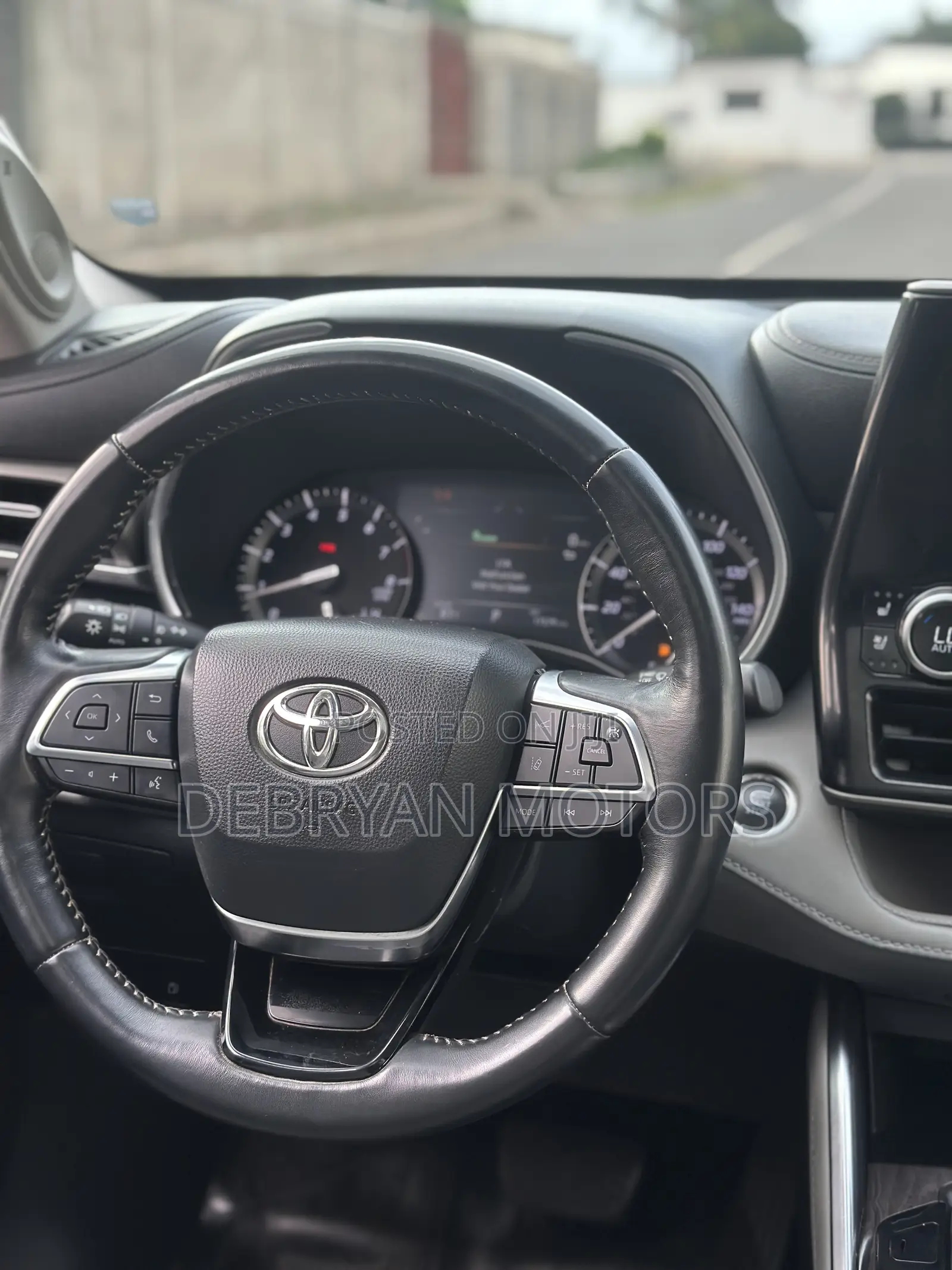 Toyota Highlander Limited FWD 2020 Red