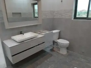 4bdrm House in Amrahia Adenta for sale