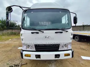 2012 Hyundai 5ton Mega. Full Air Break. New Arrivals.