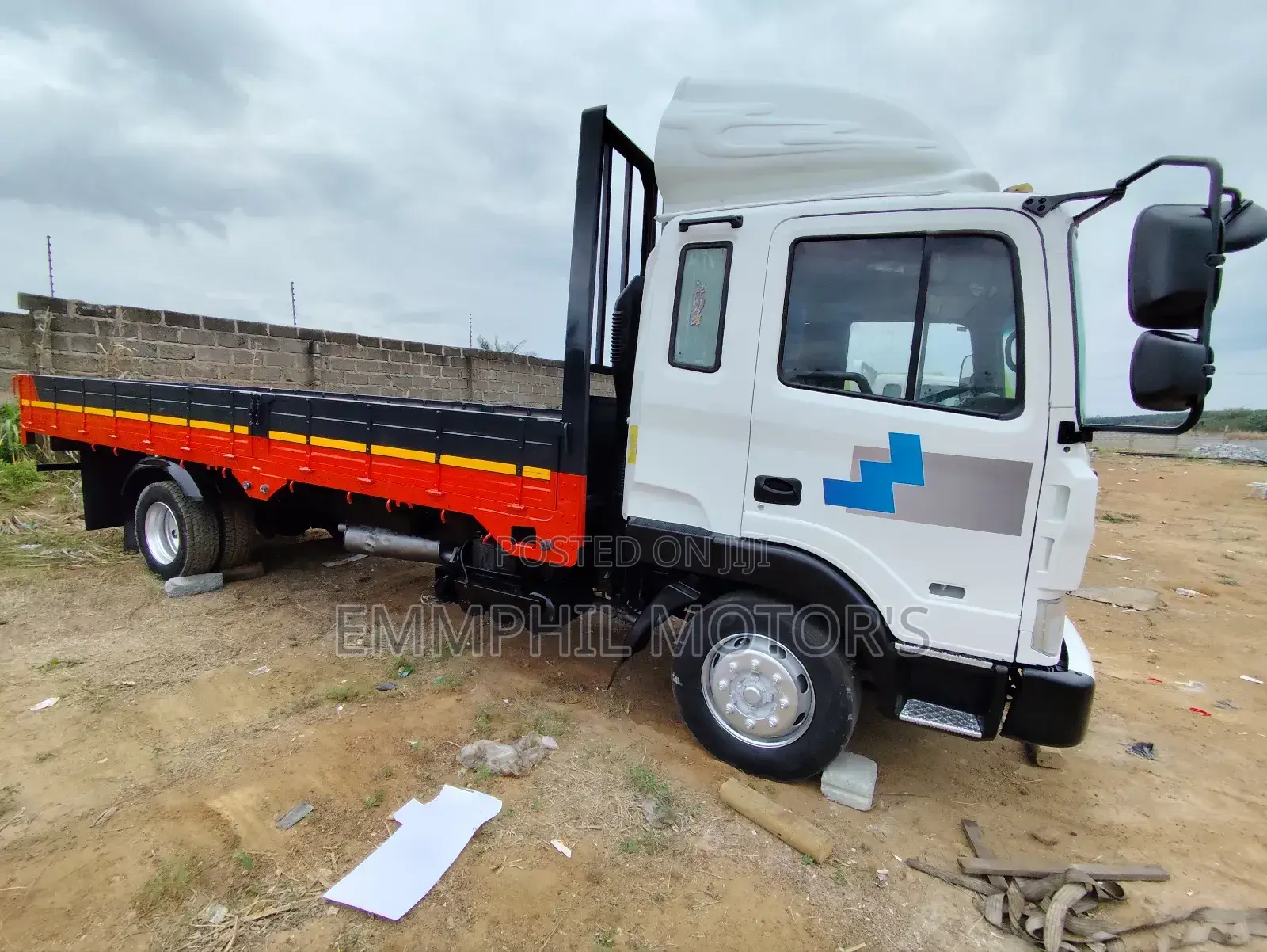 2012 Hyundai 5ton Mega. Full Air Break. New Arrivals.