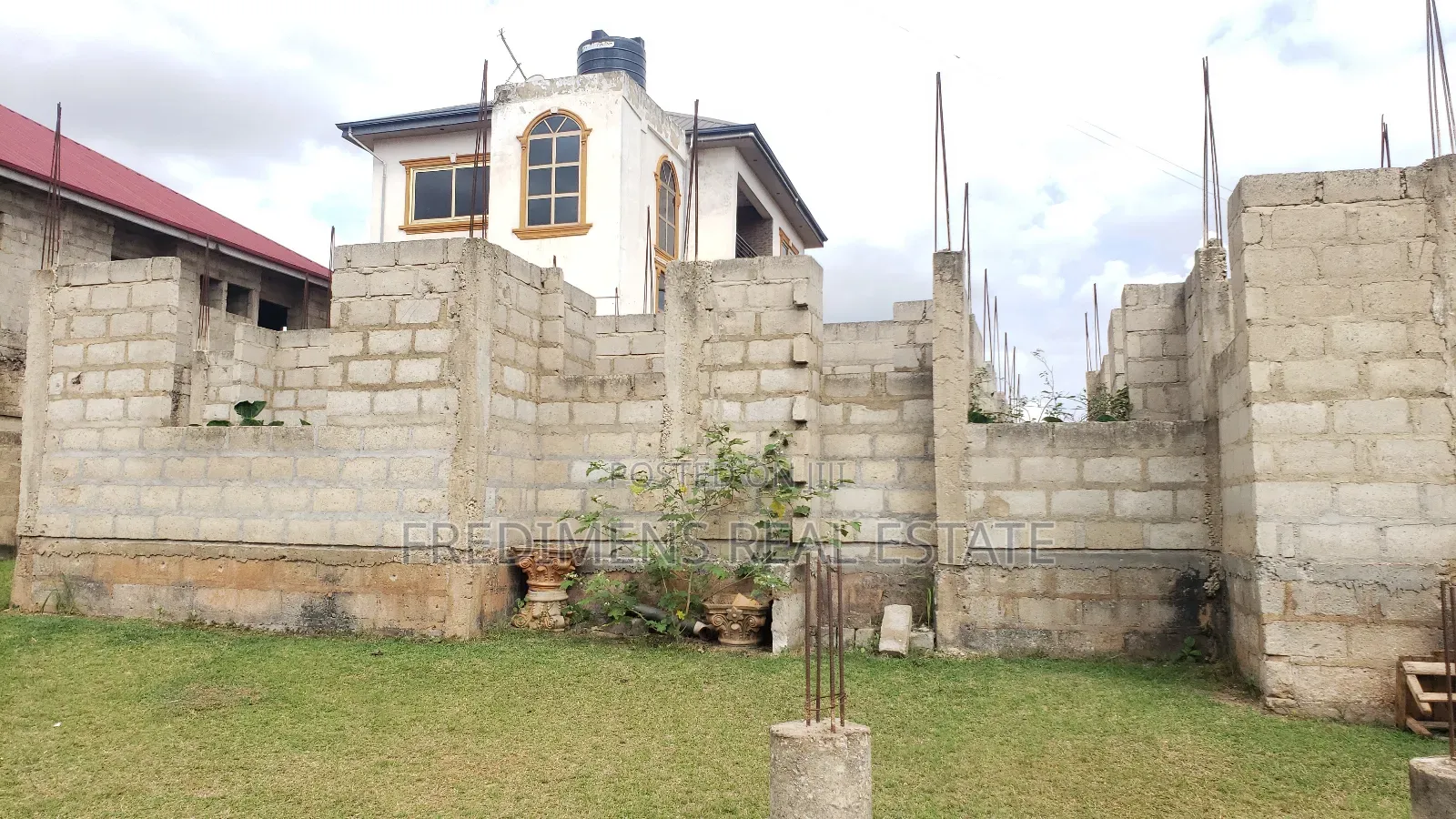 8bdrm Apartment in Fredimens Real, Kumasi Metropolitan for sale