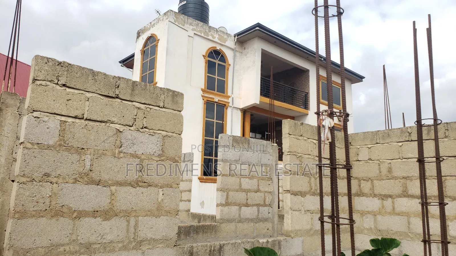 8bdrm Apartment in Fredimens Real, Kumasi Metropolitan for sale