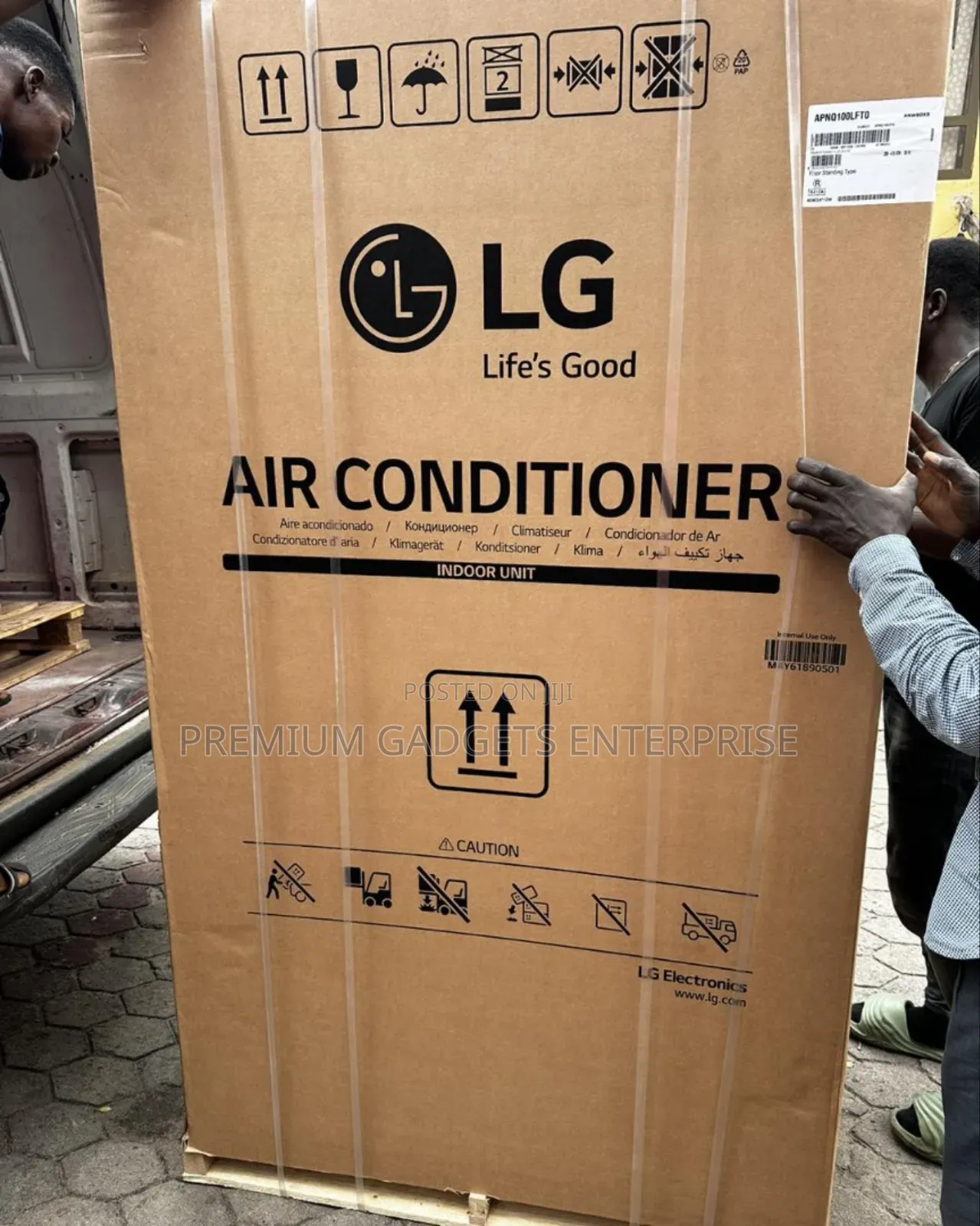 LG 10 HP Inverter Floor Standing AC Split 4 TR (AP-Q100LFT0)