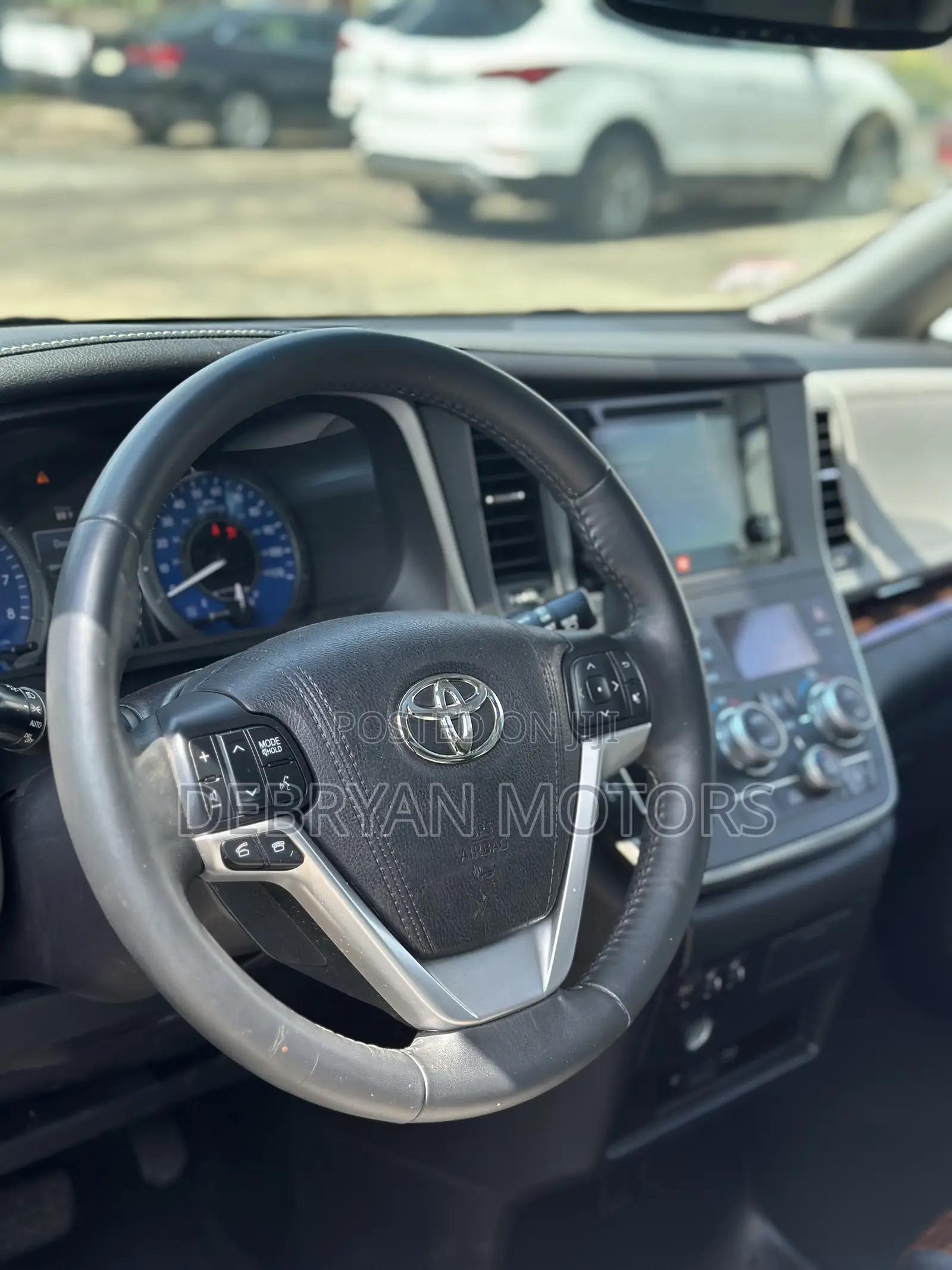 Toyota Sienna Limited Premium 7 Passenger (3.5L 6cyl 8A) 2017 Silver