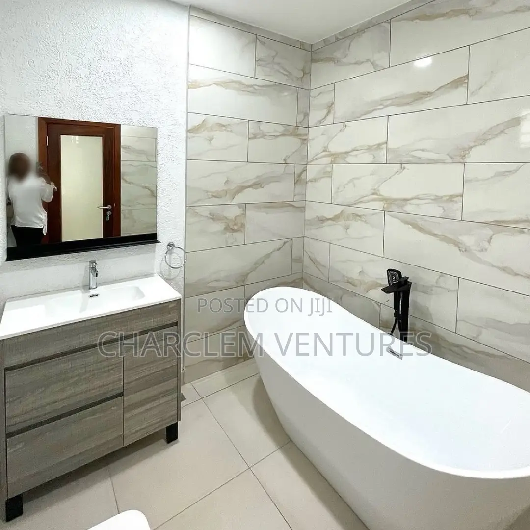 5bdrm House in Charclem Ventures, Accra Metropolitan for sale