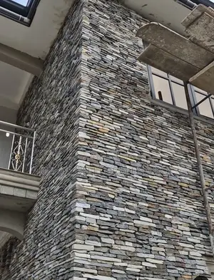 Stone Workers,Good Job .Call For You Good Stone Work.