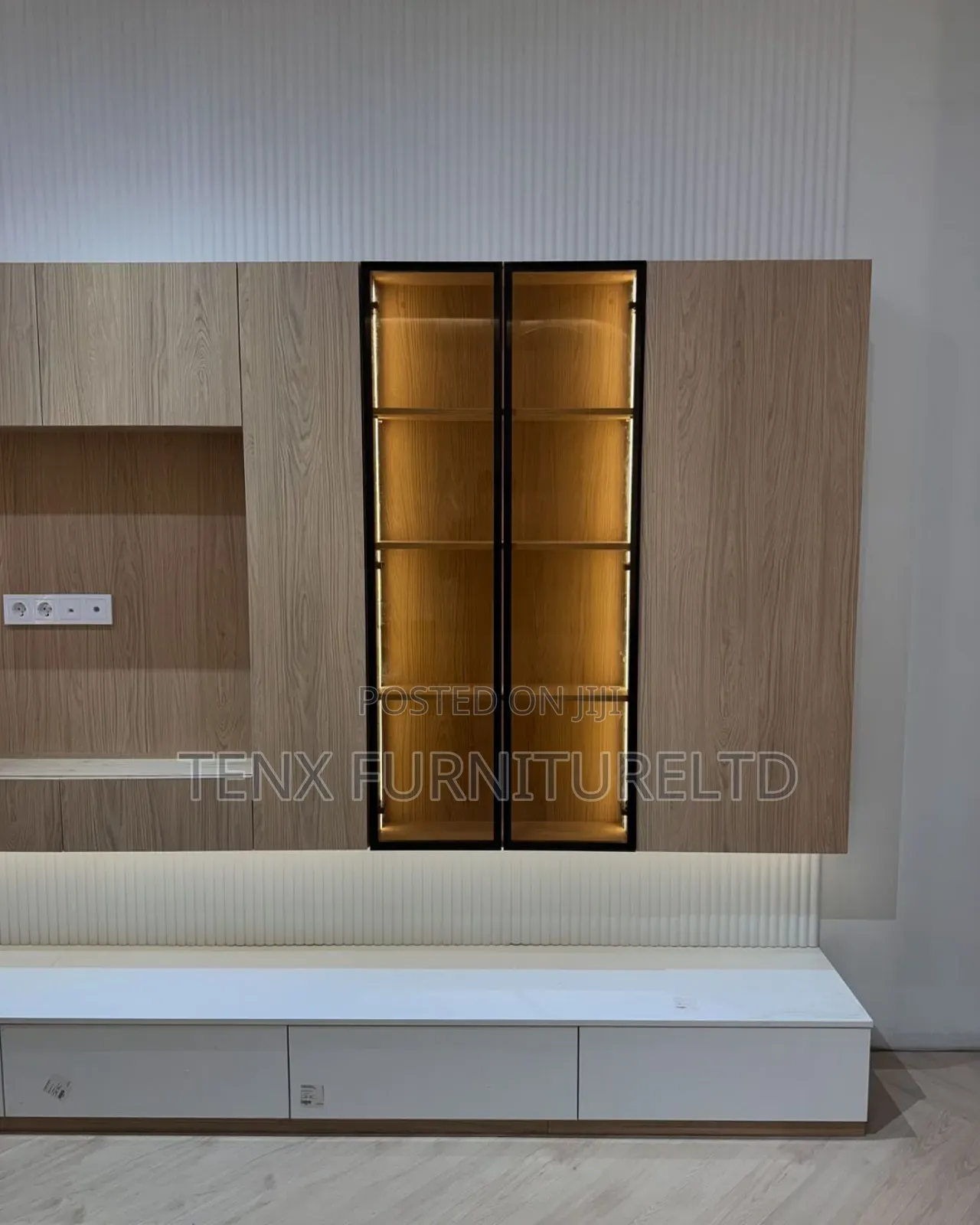 Tv Unit With Built Inn (Tv Space)