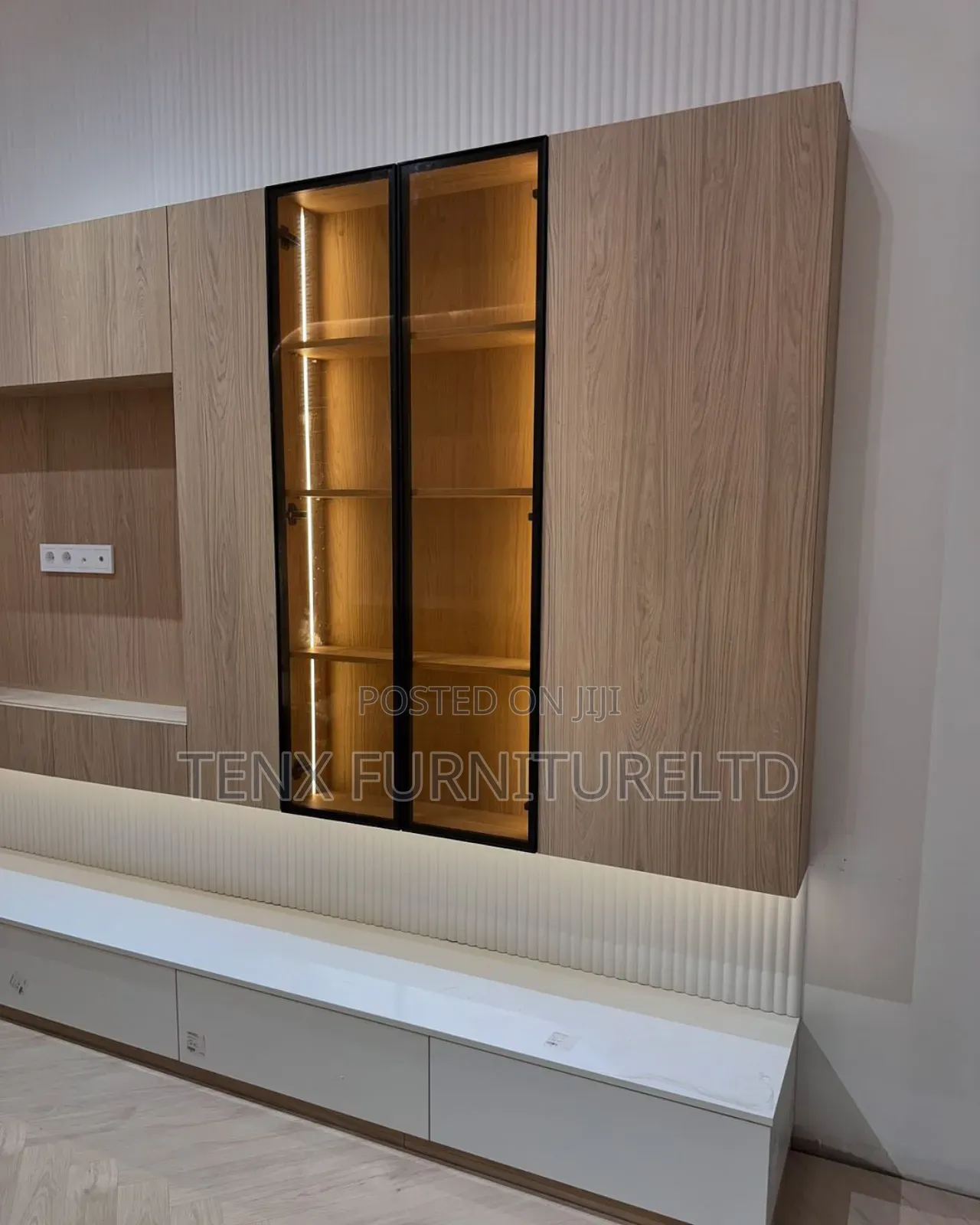 Tv Unit With Built Inn (Tv Space)
