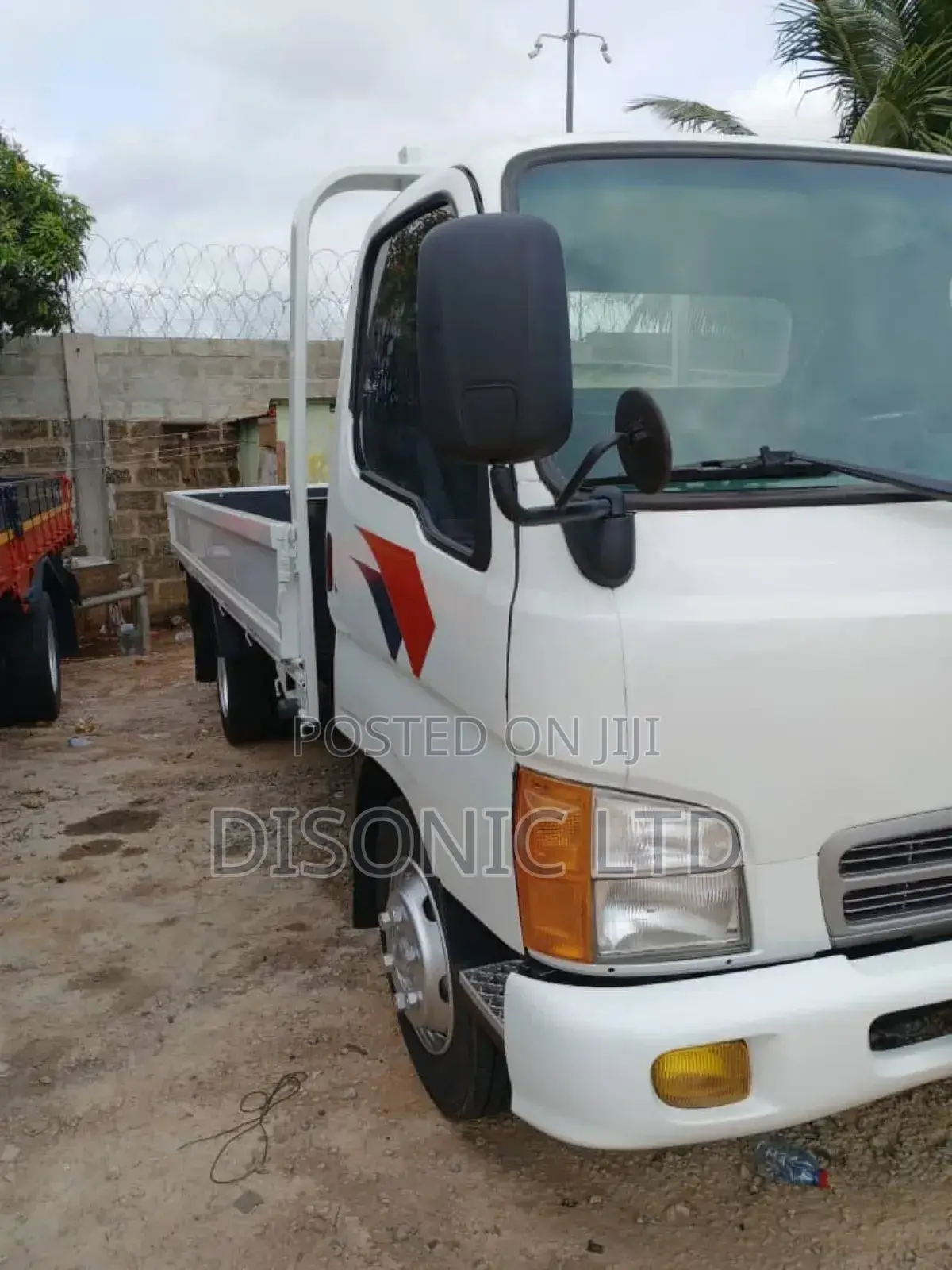 Hyundai Porter II 2004 White