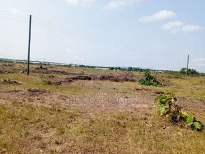 1 Plot 92 X 71 X 88 X 80 Land Titled / Registered