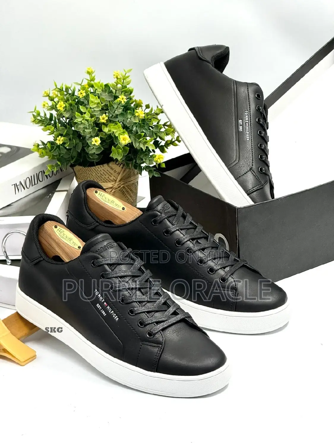 Men's Hilfiger Modern Casual Sneakers.