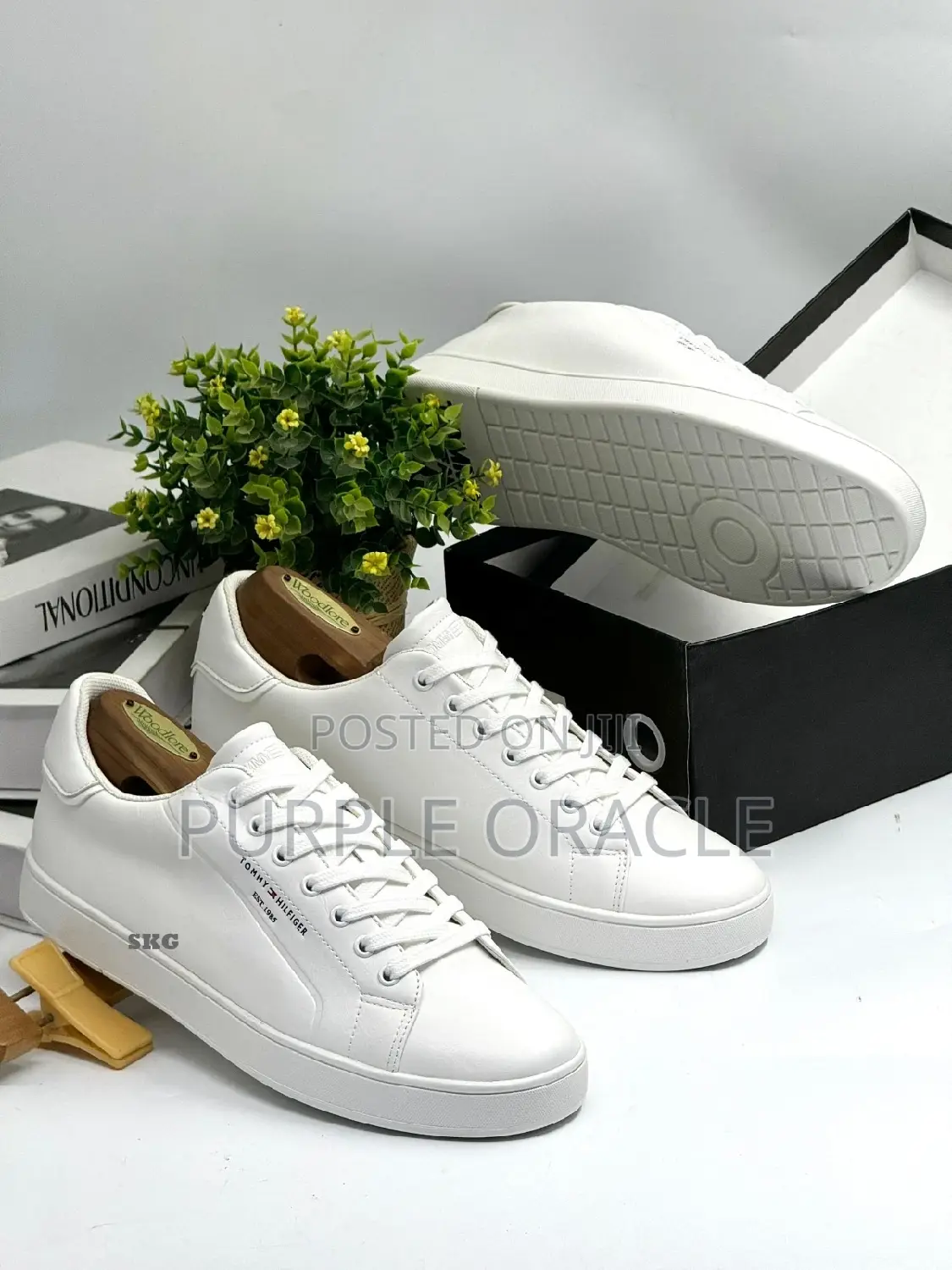 Men's Hilfiger Modern Casual Sneakers.