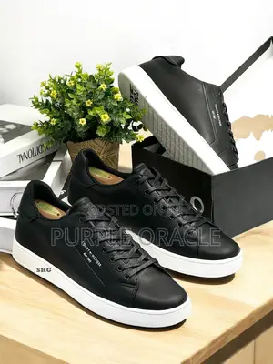 Men's Hilfiger Modern Casual Sneakers.