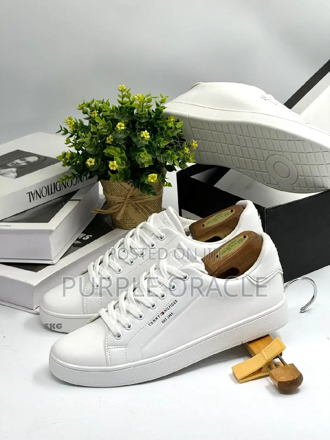 Men's Hilfiger Modern Casual Sneakers.