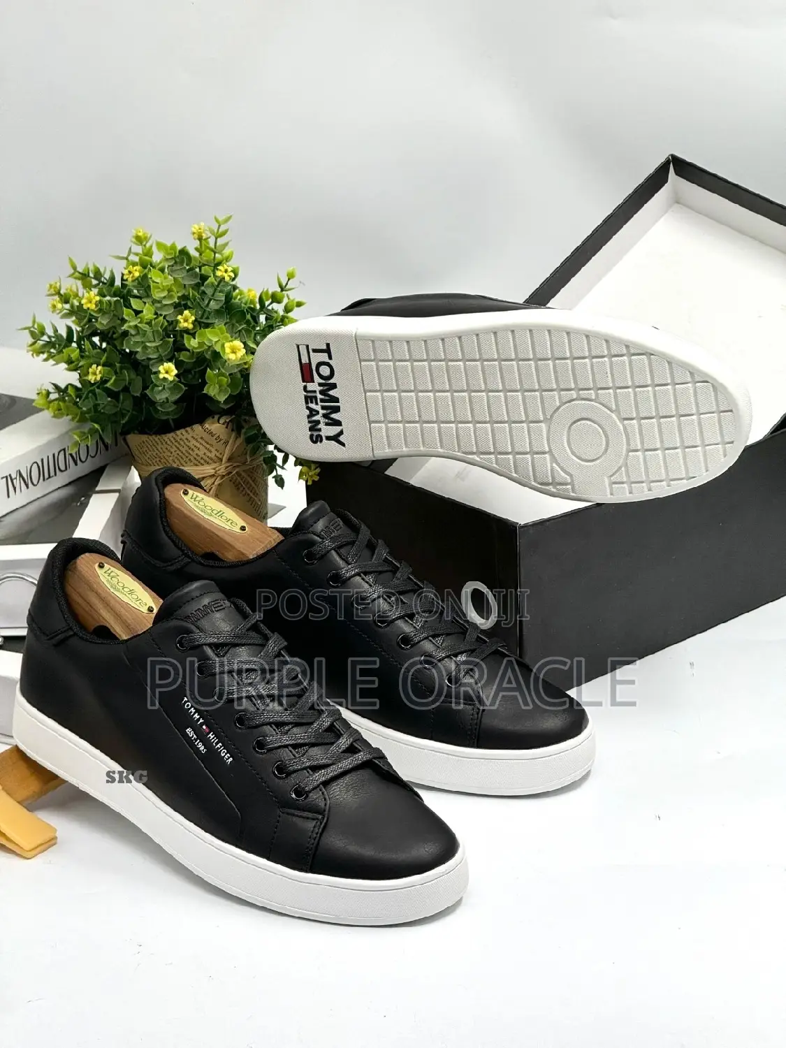Men's Hilfiger Modern Casual Sneakers.