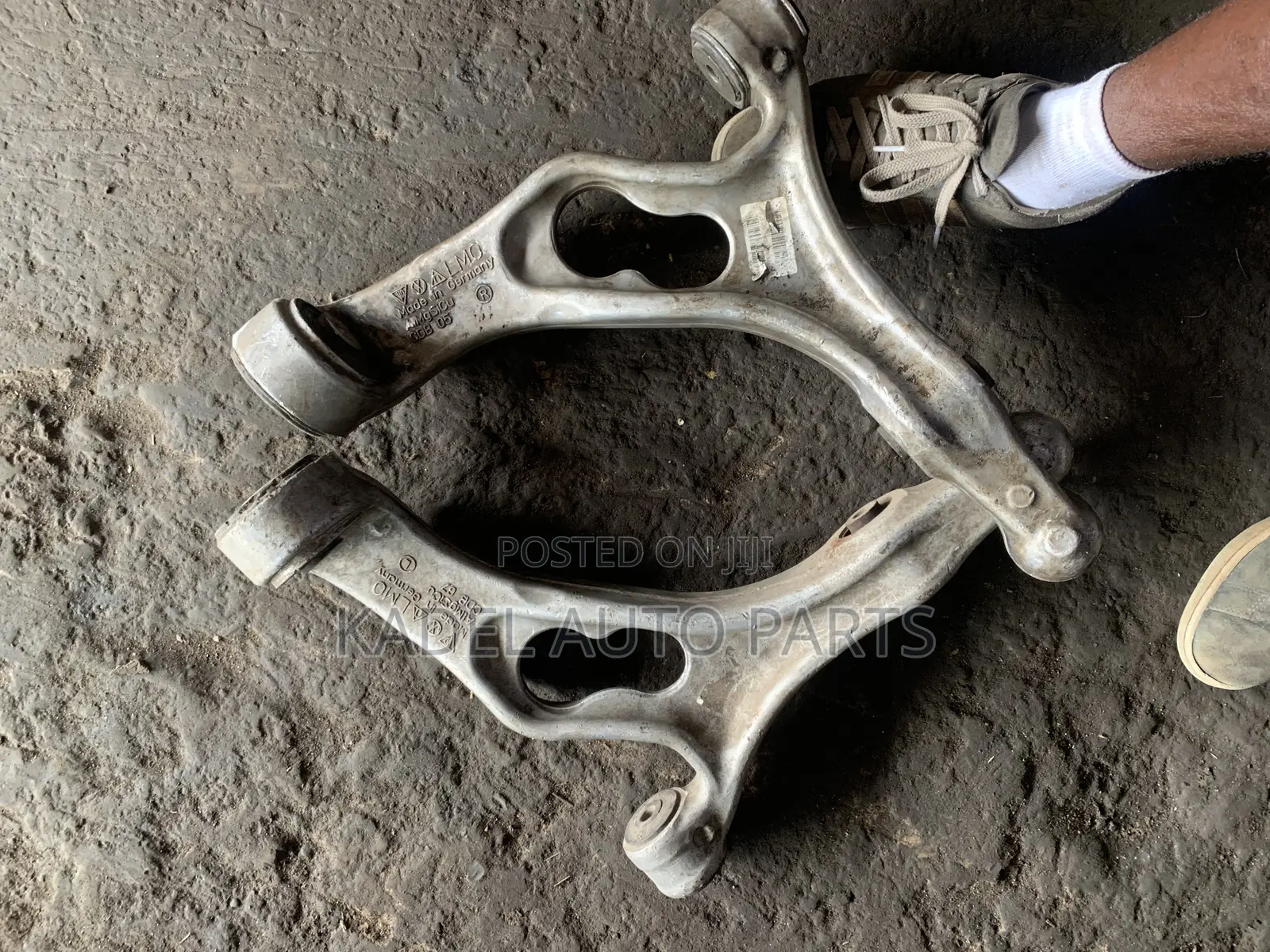 Porsche Cayenne / Audi Q7 Lower Arm