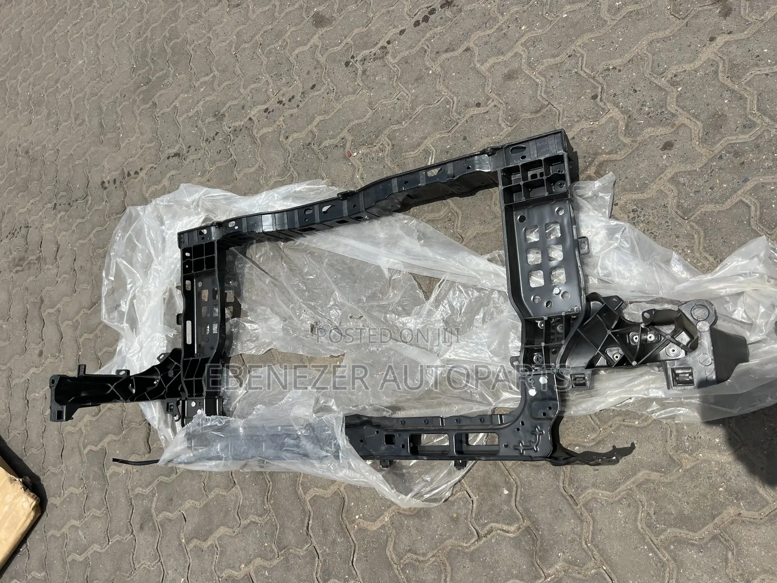 Hyundai Santafe Radiator Support 2014 2015 2016 2017 2018