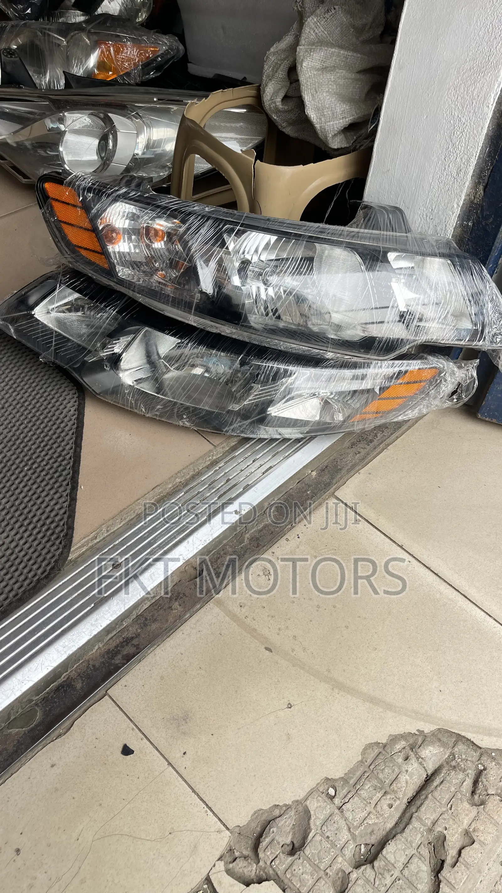 Kia Forte 2010,2011,2012,2013 Headlight