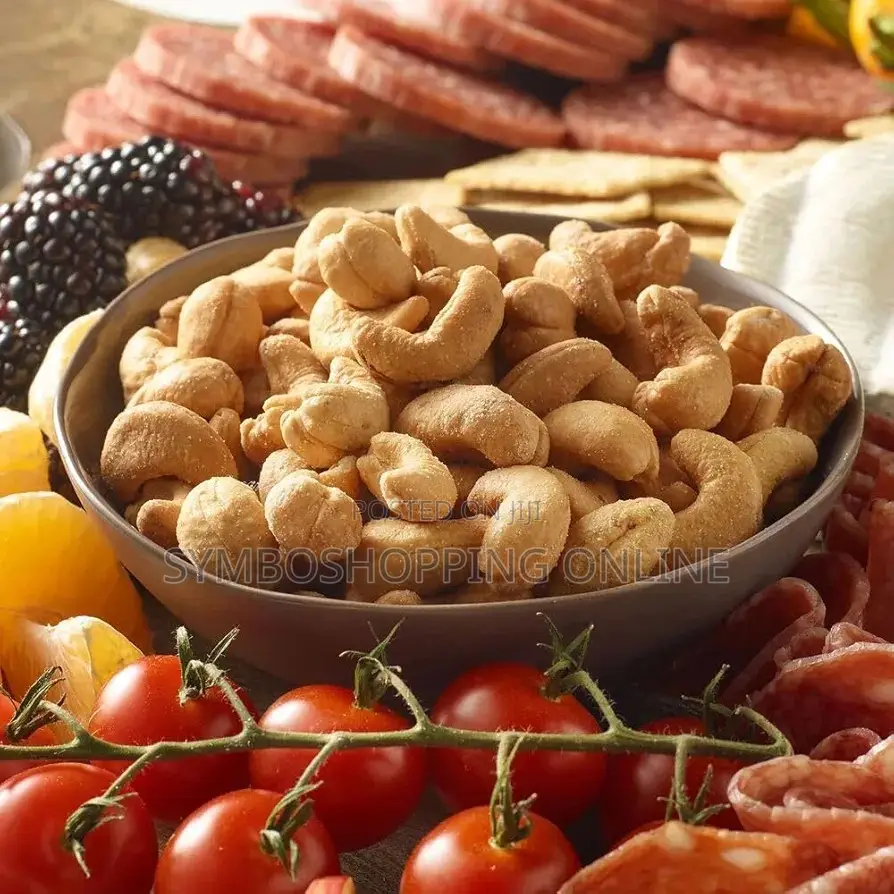 Member's Mark Roasted Whole Cashews With Sea Salt 936g