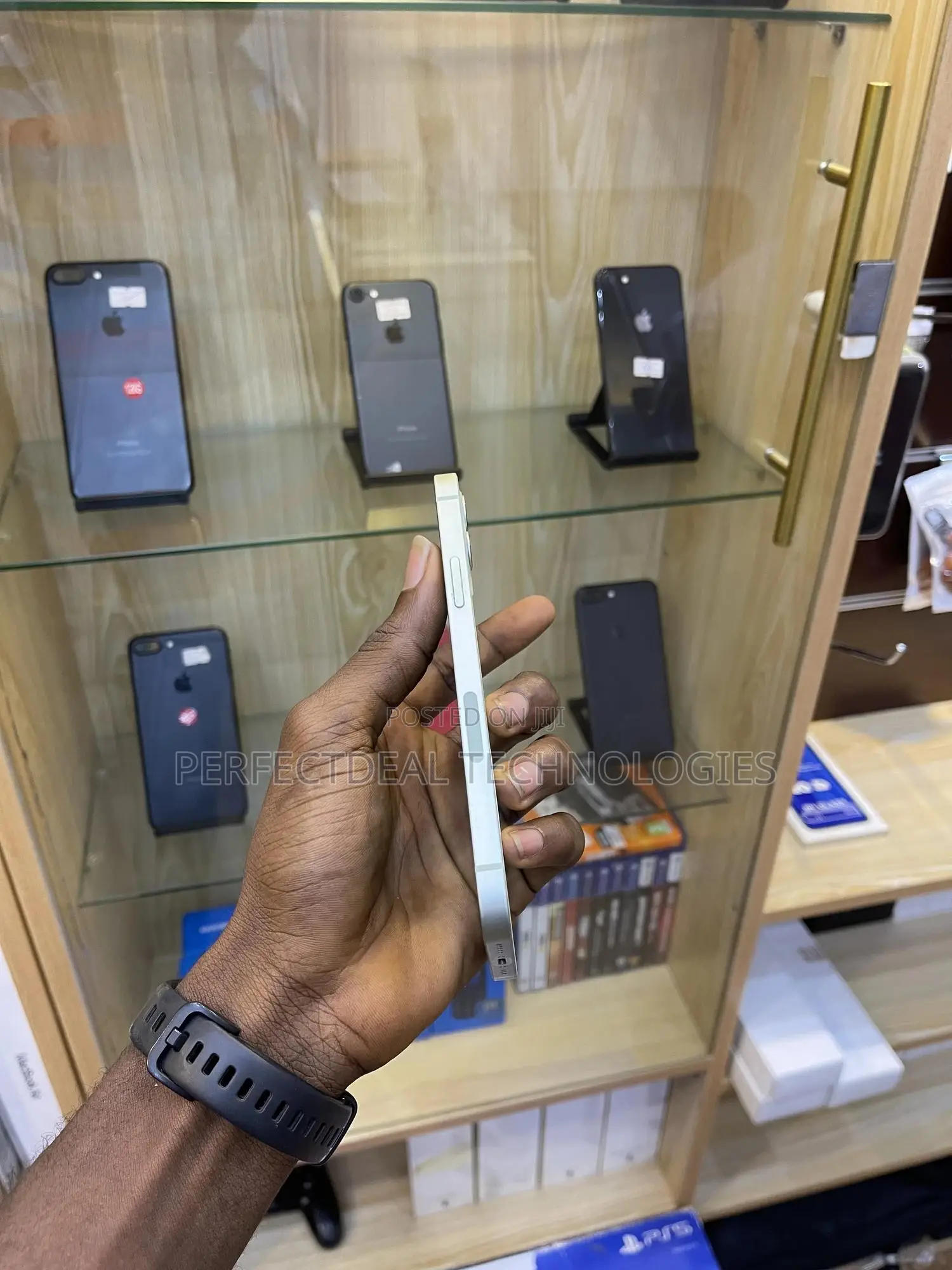 New Apple iPhone 12 64 GB Green