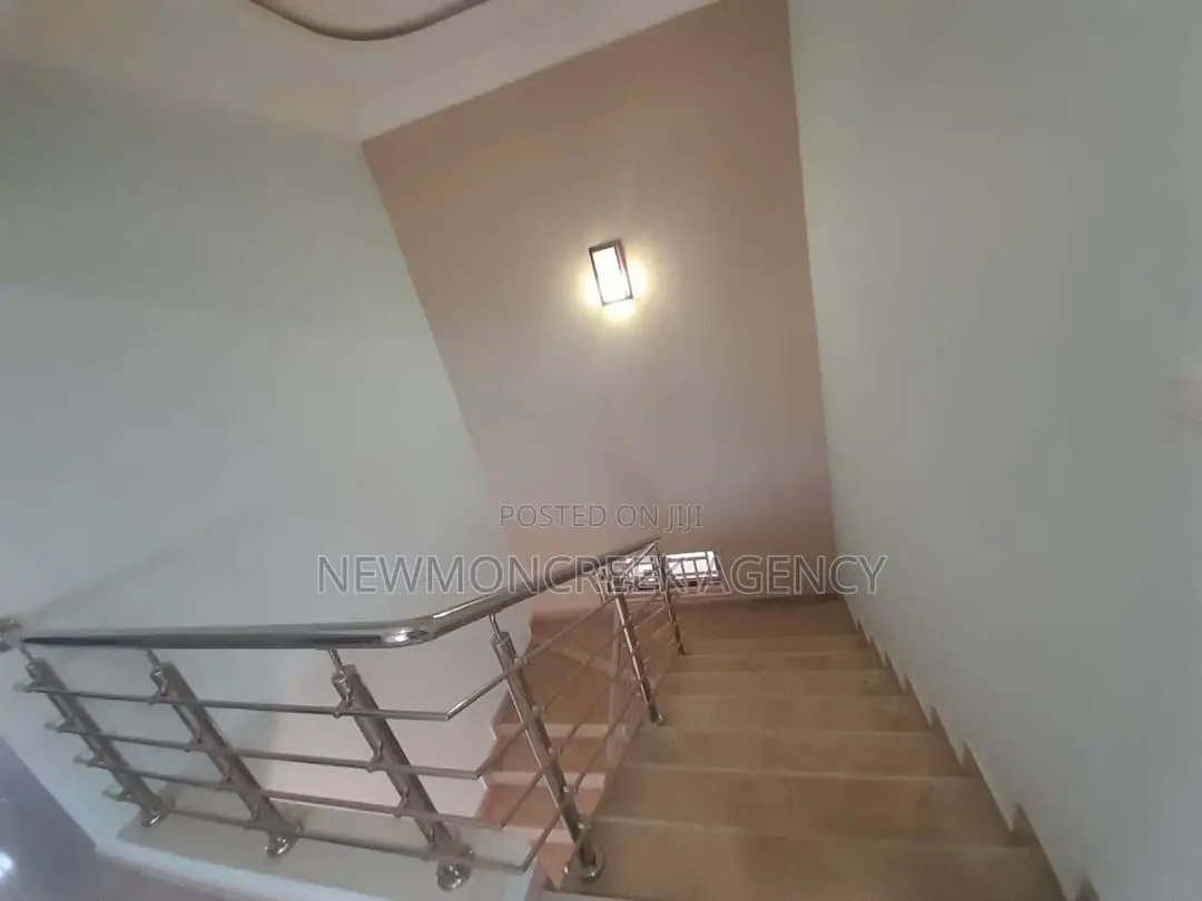 4bdrm Duplex in Gated Estate,Oyibi, Accra Metropolitan for sale