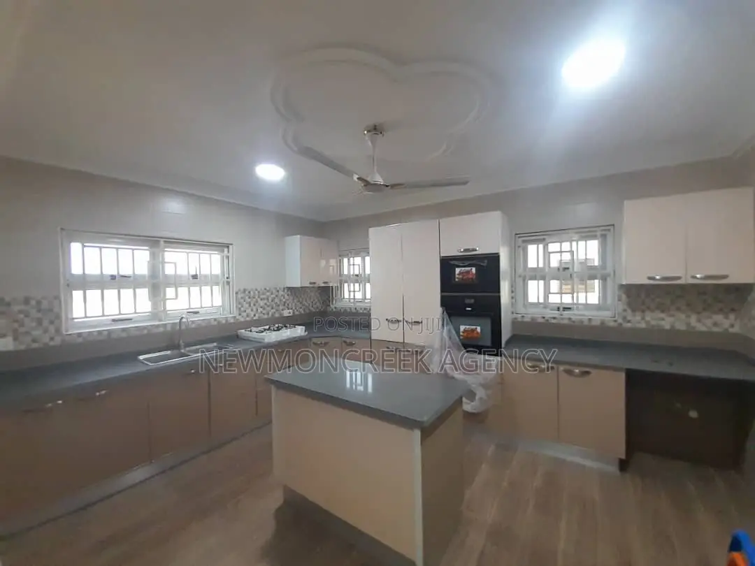 4bdrm Duplex in Gated Estate,Oyibi, Accra Metropolitan for sale