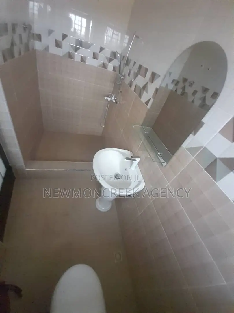 4bdrm Duplex in Gated Estate,Oyibi, Accra Metropolitan for sale