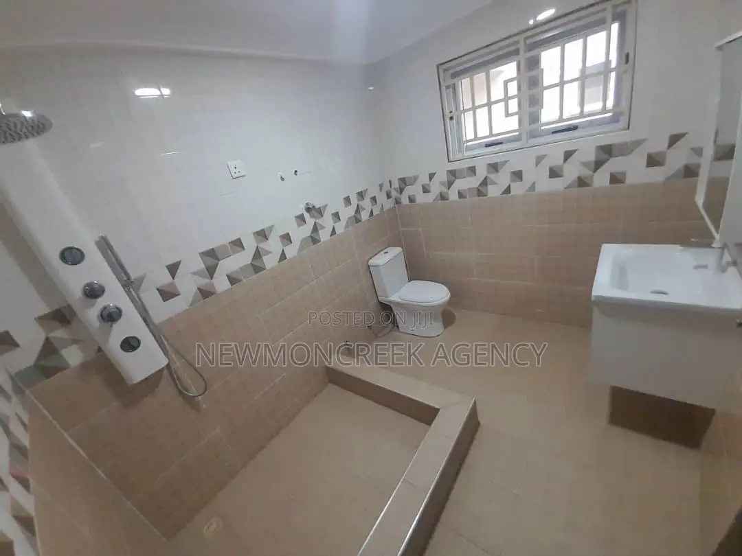 4bdrm Duplex in Gated Estate,Oyibi, Accra Metropolitan for sale