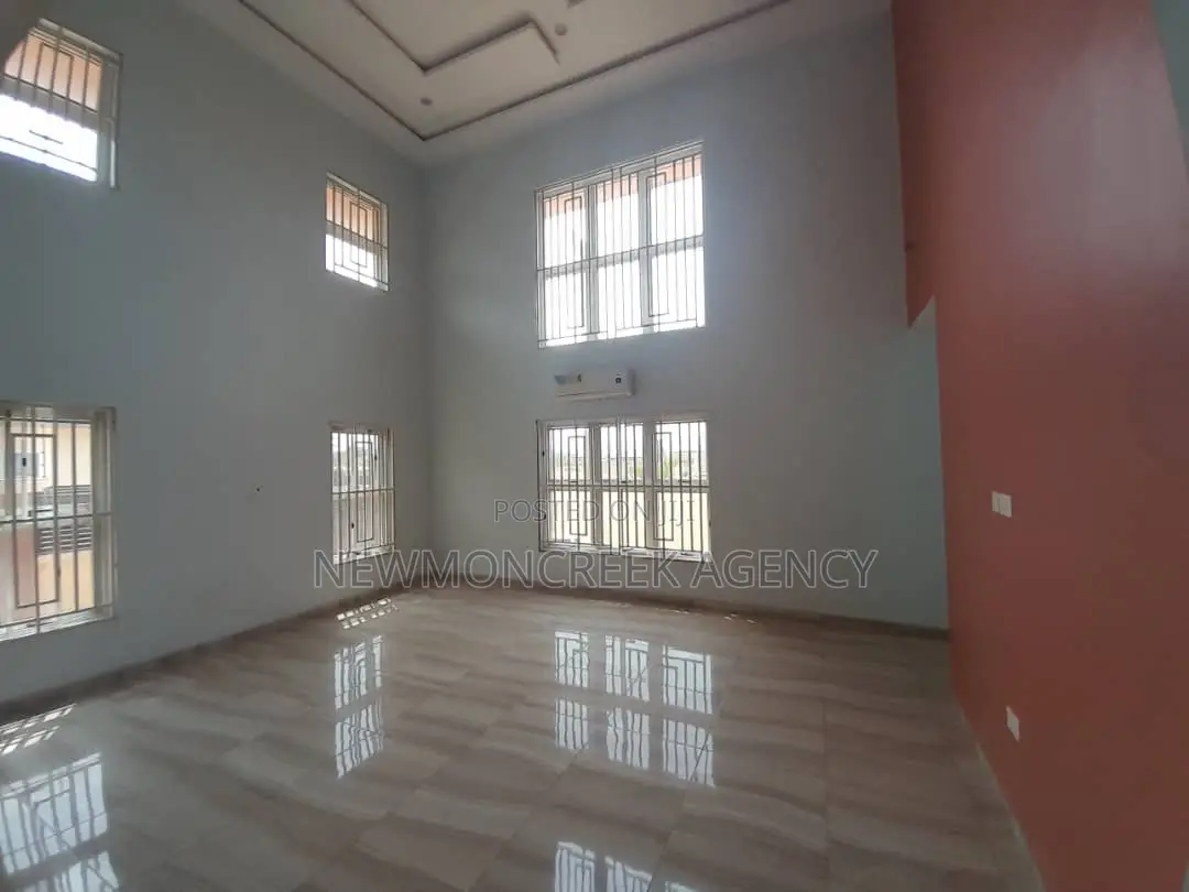 4bdrm Duplex in Gated Estate,Oyibi, Accra Metropolitan for sale
