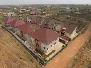 4bdrm Duplex in Gated Estate,Oyibi, Accra Metropolitan for sale