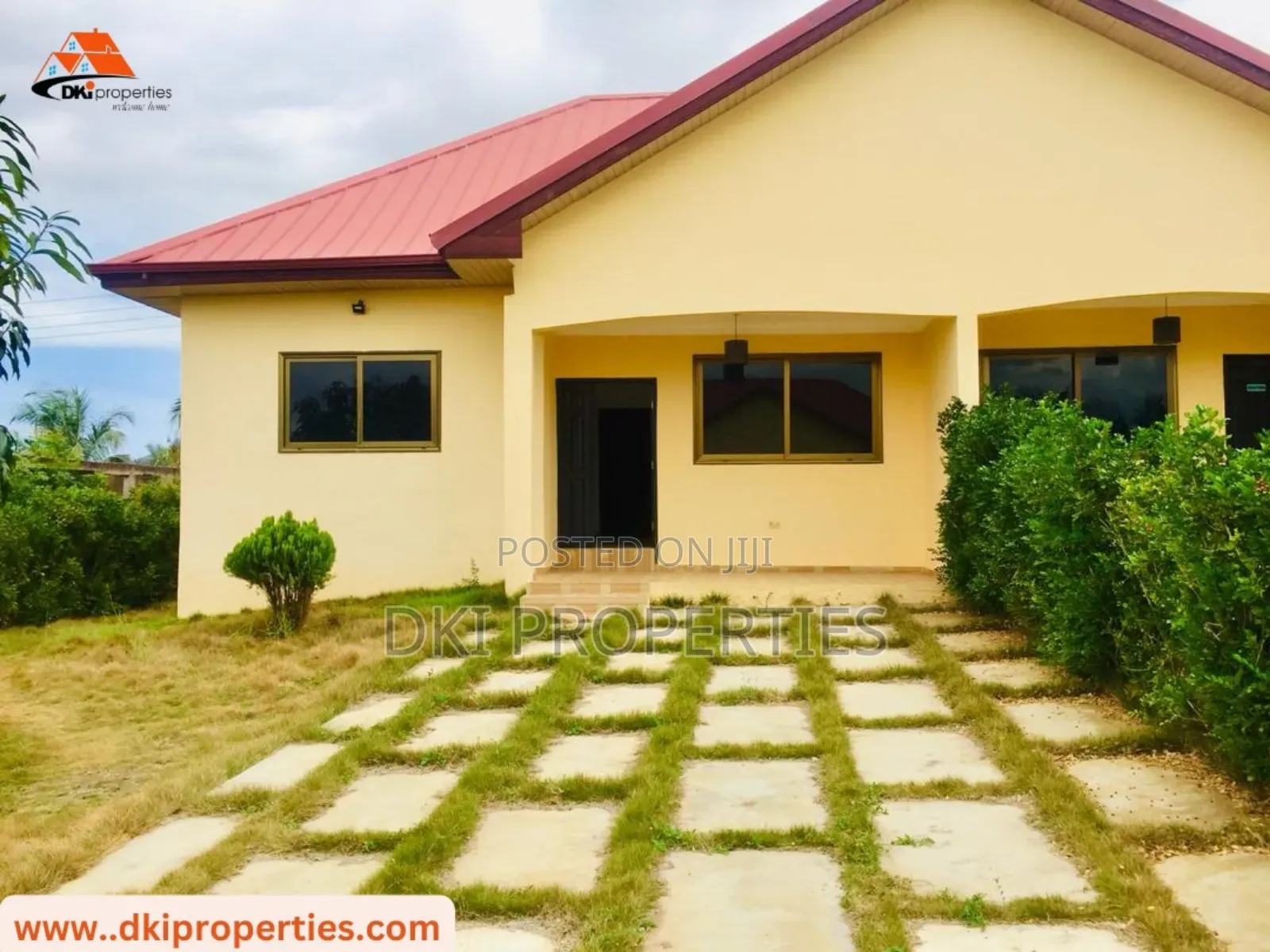 1bdrm Duplex in Dki Properties, Gomoa East for sale