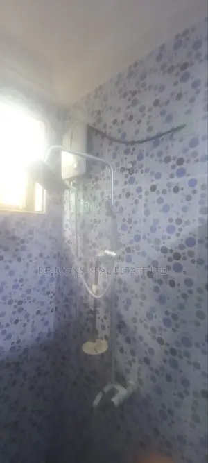 1bdrm Mansion in De-Icons Real Estate, Awutu Senya East Municipal