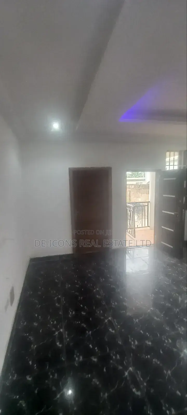1bdrm Mansion in De-Icons Real Estate, Awutu Senya East Municipal