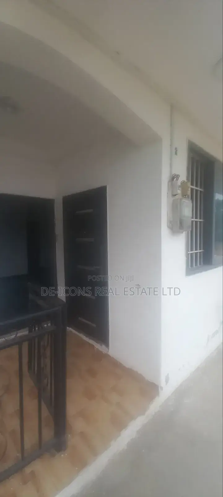1bdrm Mansion in De-Icons Real Estate, Awutu Senya East Municipal
