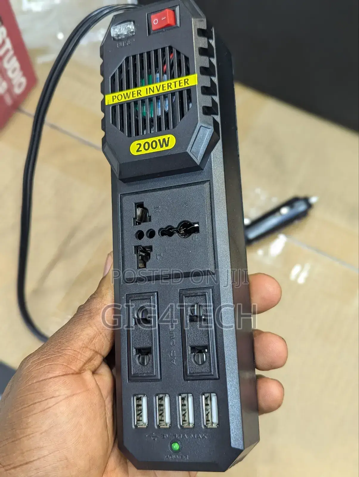 Car Power Inverter Charger 200W DC 12V to AC 220V Bygd