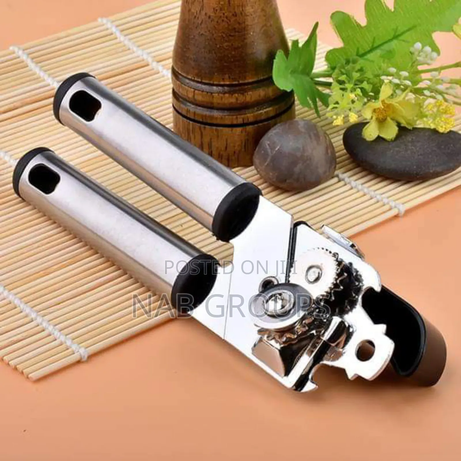 Universal Rotary Can Bottle Opener