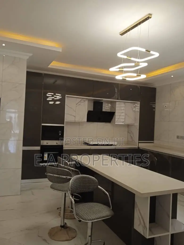 4bdrm House in E A Properties, American House for sale