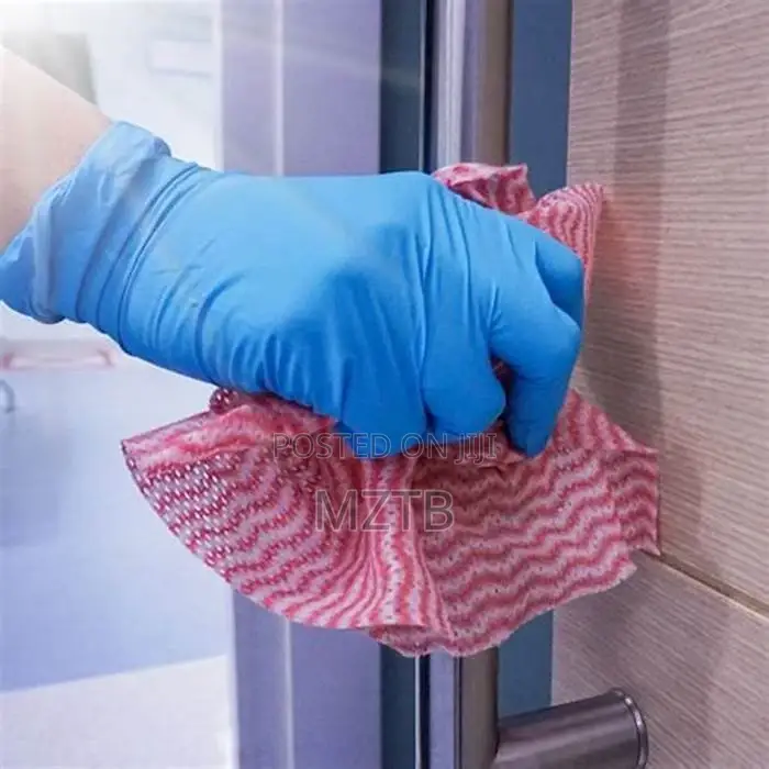 100 Disposable Blue Nitrile Gloves for Cleaning