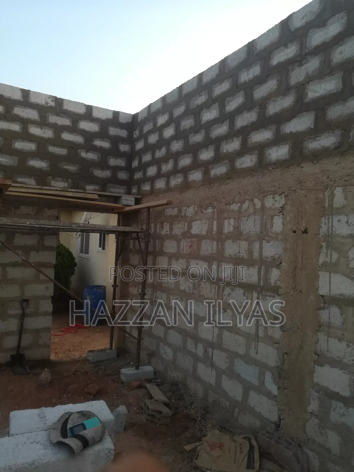 Top Block Laying and Other Mason Jobs